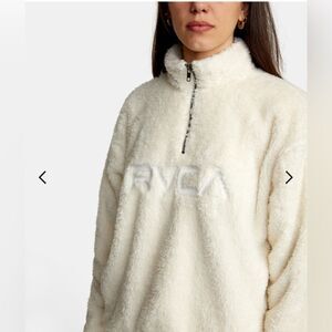 LIKE NEW WOMEN'S RELAXED RVCA FLEECE- size SMALL